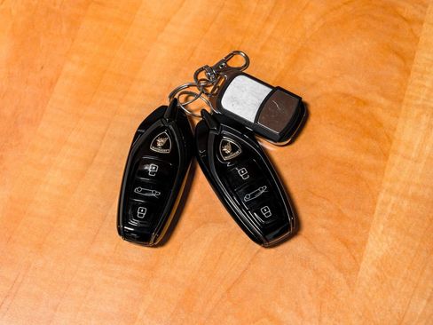Used 2025 Lamborghini Revuelto AWD/4WD image 55