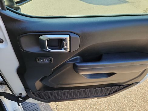 Used 2020 Jeep Wrangler Sport AWD/4WD image 8
