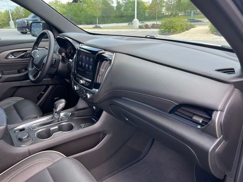 Used 2023 Chevrolet Traverse Premier AWD/4WD image 31