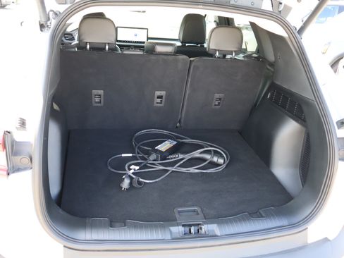 Used 2025 Ford Escape SE FWD image 16