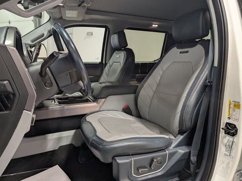 Used 2022 Ford F450 Limited image 16