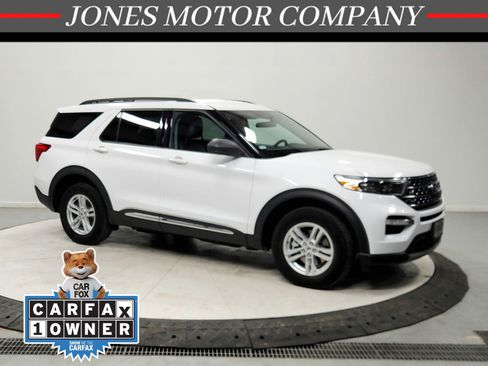 Used 2024 Ford Explorer XLT w/ Equipment Group 202A AWD/4WD image 1