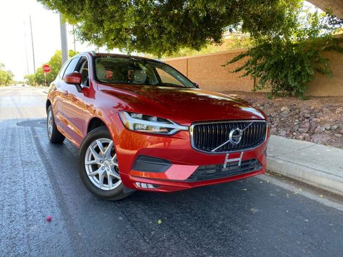 Used 2021 Volvo XC60 T5 Momentum AWD/4WD image 2
