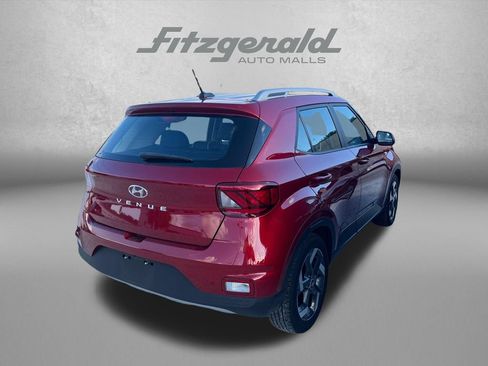 Used 2025 Hyundai Venue Limited FWD image 7
