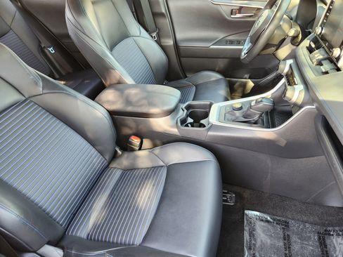 Used 2020 Toyota RAV4 XSE image 17