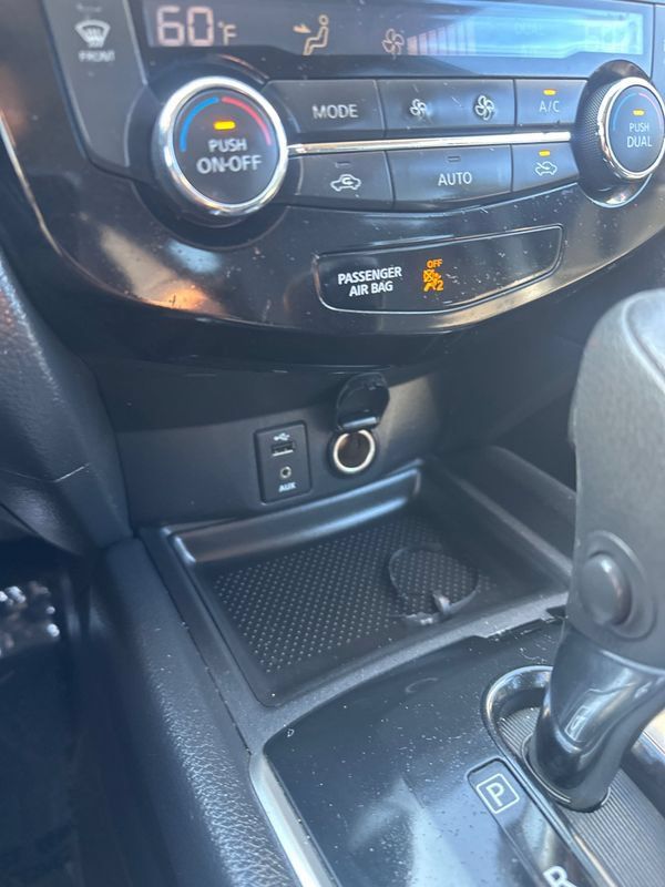 Used 2015 Nissan Rogue SV AWD/4WD image 33