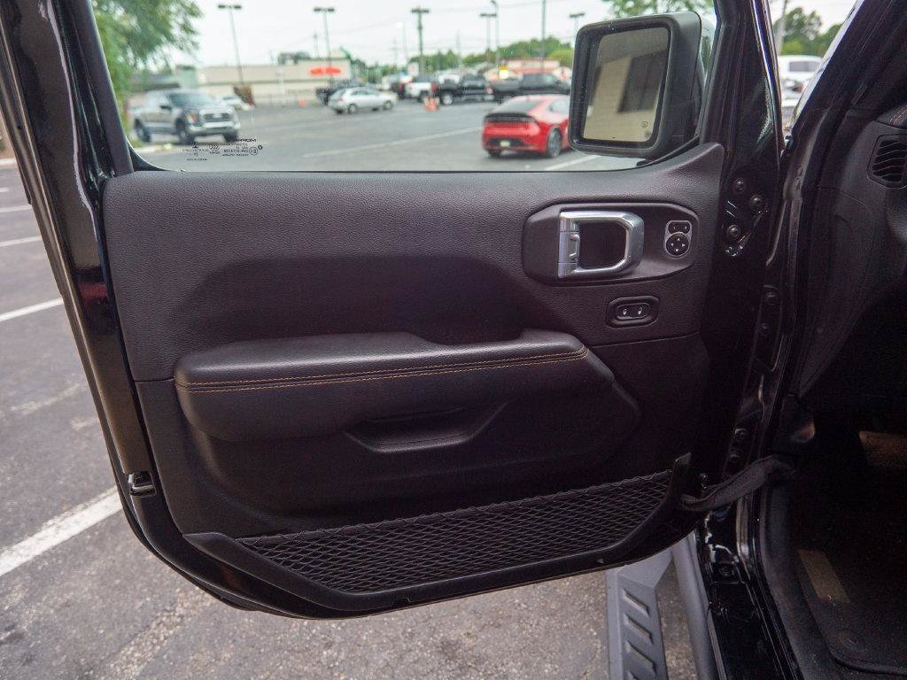 Used 2021 Jeep Wrangler Unlimited Sahara AWD/4WD image 17
