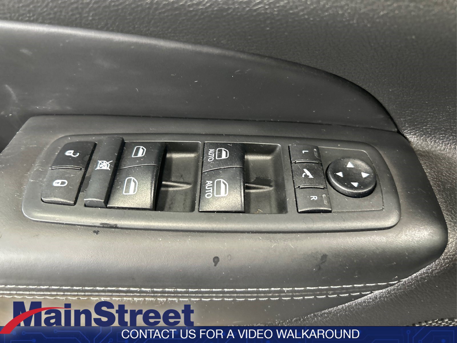 Used 2021 Jeep Grand Cherokee Overland AWD/4WD image 31