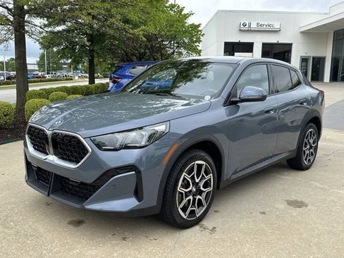 Certified 2025 BMW X2 xDrive28i AWD/4WD image 1