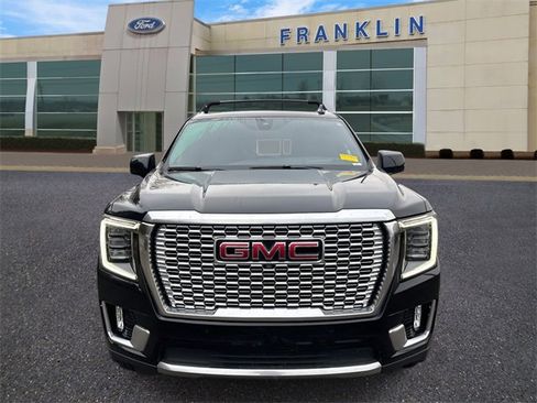Used 2021 GMC Yukon Denali w/ Denali Premium Package image 2
