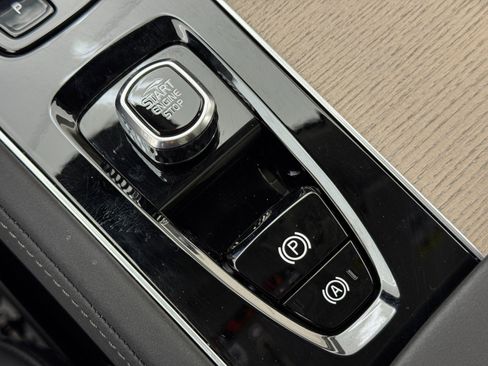 Used 2025 Volvo XC90 T8 Plus w/ Protection Package Premier image 34