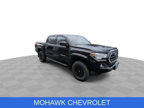 Used 2019 Toyota Tacoma SR5 image 2