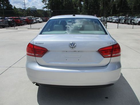 Used 2015 Volkswagen Passat 1.8T Limited Edition FWD image 6