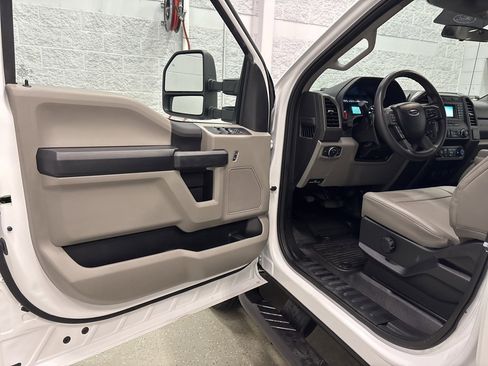 Used 2019 Ford F350 XL w/ Power Equipment Group image 15