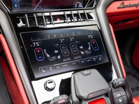 Used 2023 Lamborghini Urus S image 39