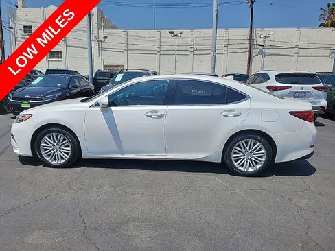 Used 2017 Lexus ES 350 w/ Premium Package FWD image 4