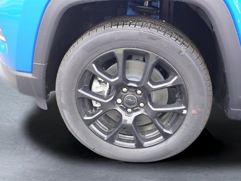 Used 2025 Jeep Compass Latitude w/ Altitude Special Edition image 17