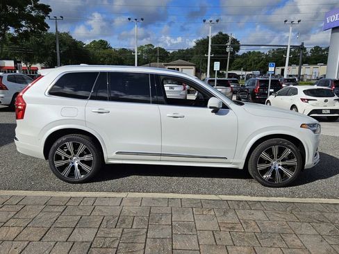 New 2025 Volvo XC90 T8 Plus w/ Protection Package Premier AWD/4WD image 16