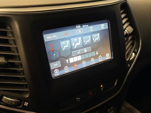 Used 2021 Jeep Cherokee Latitude Lux AWD/4WD image 15