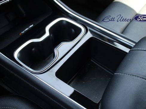 Used 2025 Chevrolet Traverse LT w/ Midnight/Sport Edition FWD image 16