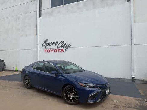 Used 2024 Toyota Camry SE w/ Convenience Package FWD image 1