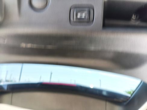 Used 2019 Chevrolet Equinox LT FWD image 17