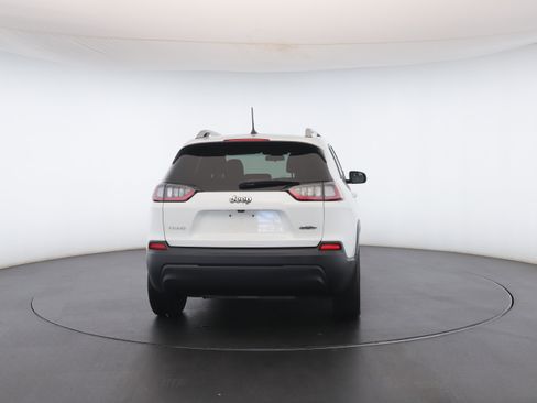 Used 2019 Jeep Cherokee Latitude Plus image 23