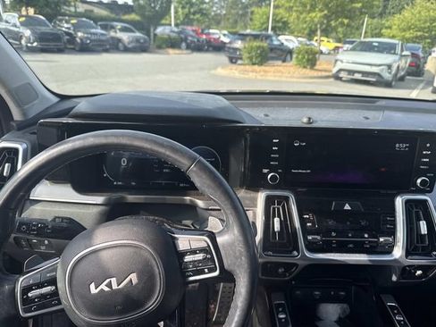 Certified 2022 Kia Sorento SX FWD image 4