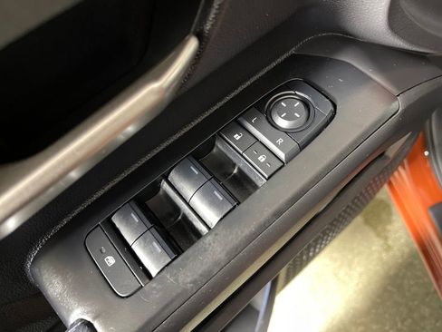 Certified 2025 Toyota Tacoma TRD Off-Road image 16