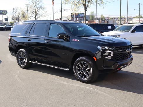 Used 2023 Chevrolet Tahoe Z71 w/ Luxury Package image 2