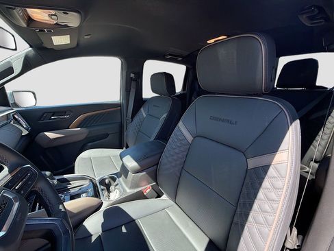 Used 2024 GMC Canyon Denali w/ LPO, Denali Black Edition AWD/4WD image 20