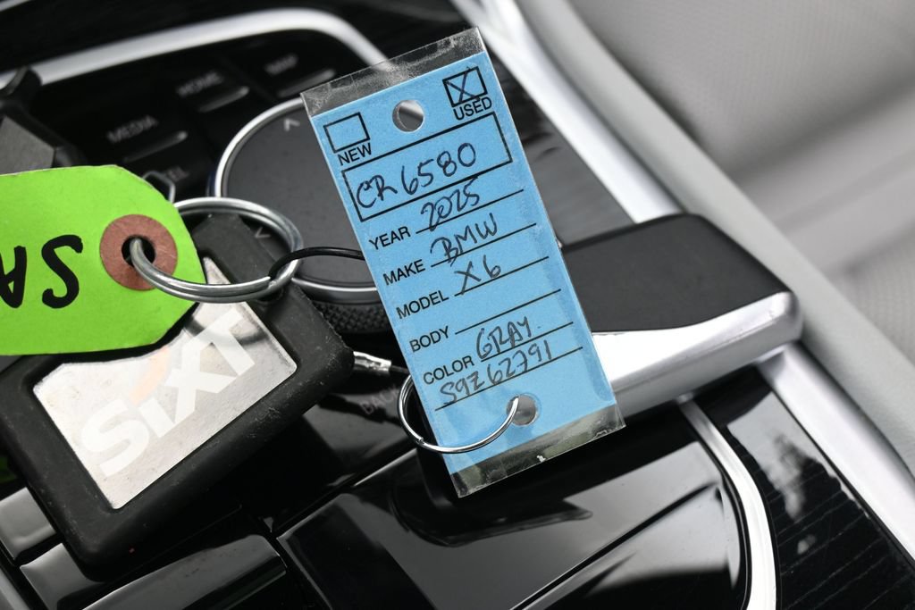 Used 2025 BMW X6 xDrive40i AWD/4WD image 28