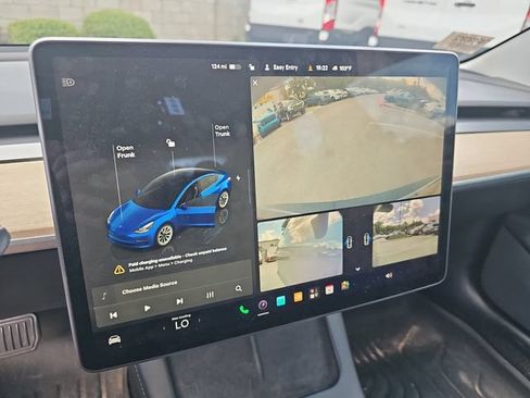 Used 2022 Tesla Model 3 RWD image 17