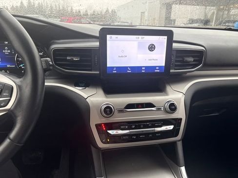 Used 2023 Ford Explorer XLT w/ Equipment Group 202A image 22