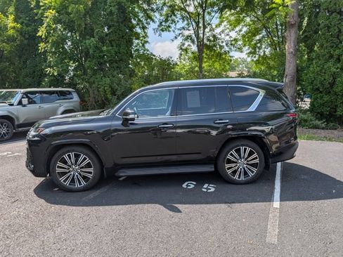 Used 2025 Lexus LX 700h Luxury AWD/4WD image 9