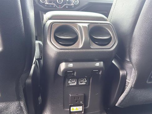 Used 2024 Jeep Wrangler Unlimited Sahara AWD/4WD image 11