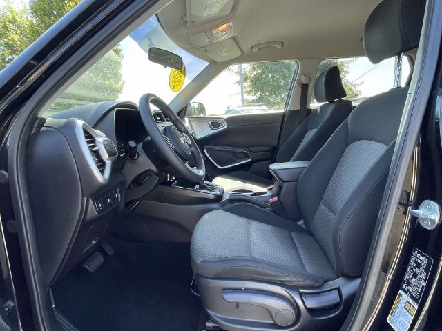 Used 2021 Kia Soul LX FWD image 14