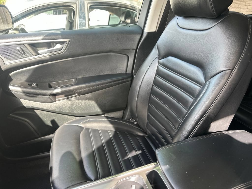 Used 2022 Ford Edge Titanium AWD/4WD image 23