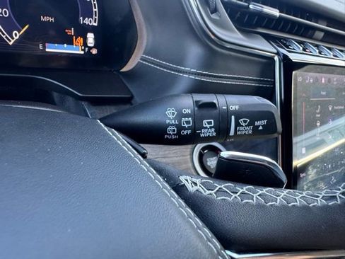 Used 2023 Jeep Grand Cherokee Overland w/ Luxury Tech Group IV AWD/4WD image 29