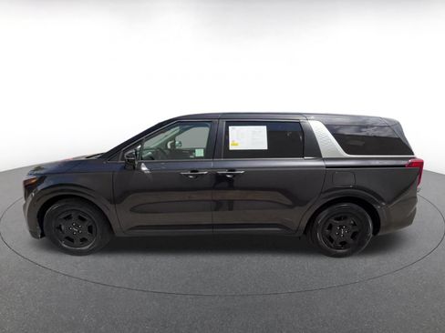 Used 2026 Kia Carnival FWD image 7