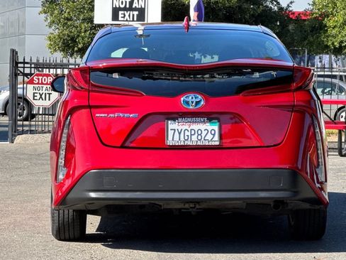 Used 2017 Toyota Prius Prime Plus FWD image 4