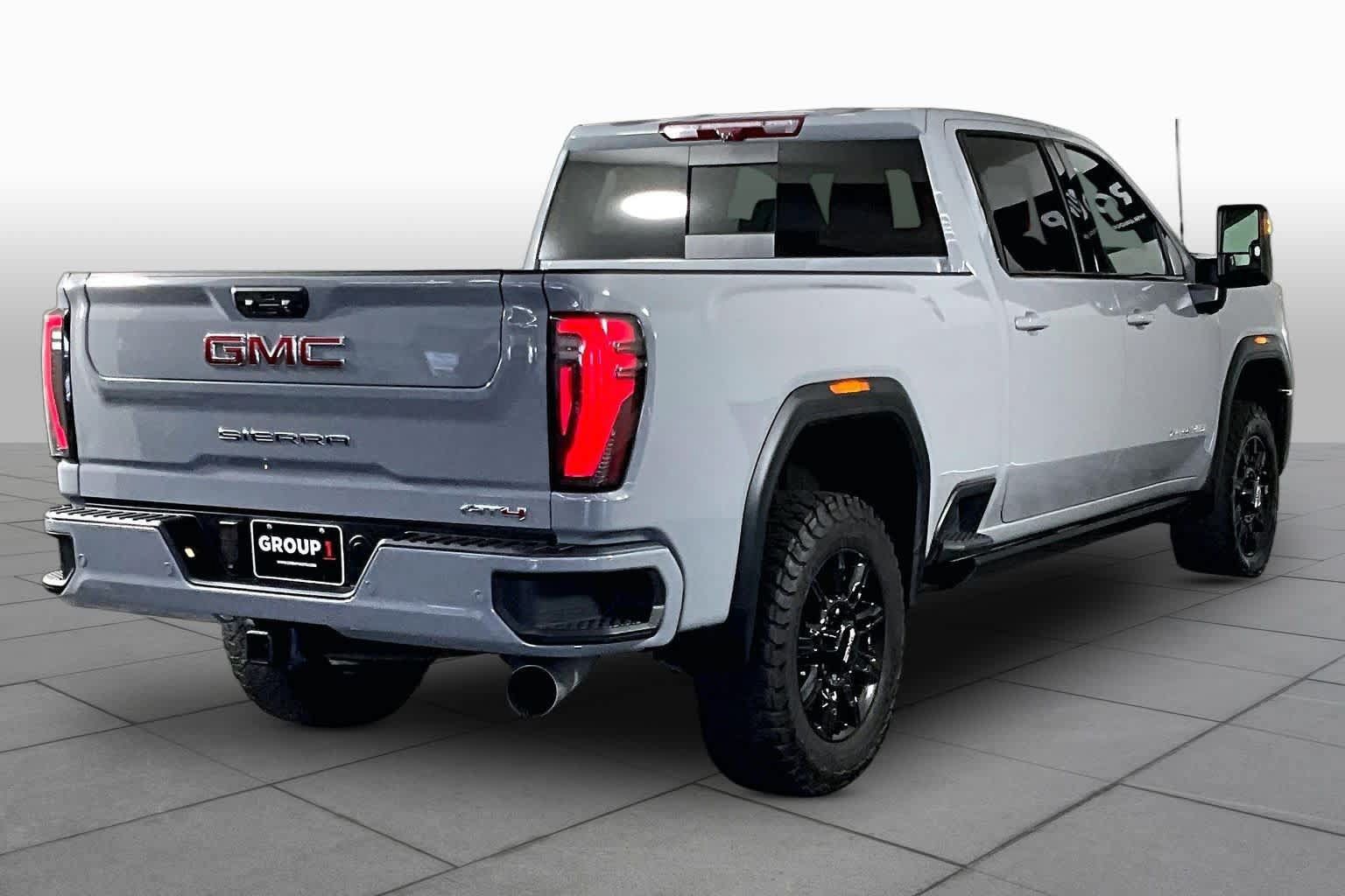 Used 2024 GMC Sierra 2500 AT4 w/ AT4 Premium Plus Package AWD/4WD image 12