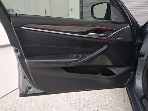 Used 2017 BMW 540i image 21