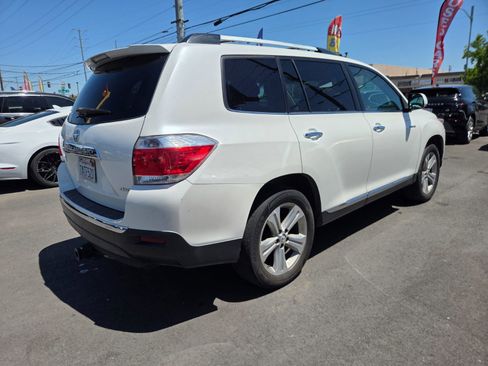 Used 2013 Toyota Highlander Limited AWD/4WD image 4