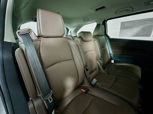 New 2026 Honda Odyssey Touring image 29