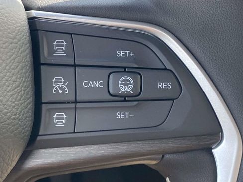 New 2026 Jeep Grand Cherokee L Limited RWD image 48