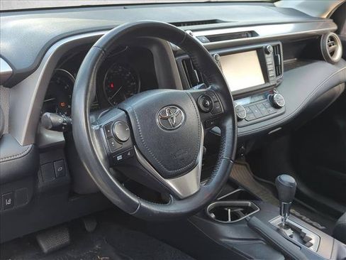 Used 2018 Toyota RAV4 XLE FWD image 9
