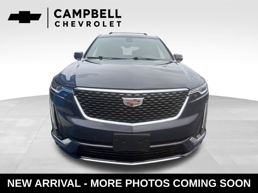 Used 2025 Cadillac XT6 Premium Luxury FWD image 8