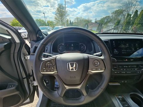 Used 2023 Honda Passport EX-L image 11
