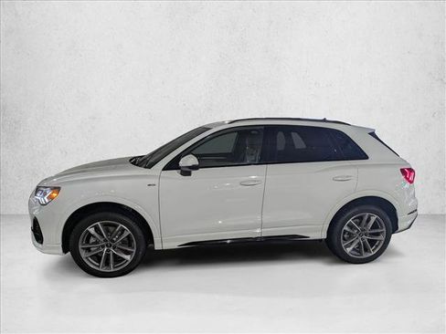 Certified 2025 Audi Q3 2.0T Premium w/ Convenience Package image 9